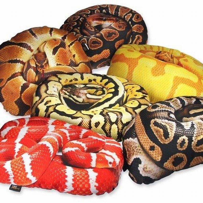 Подушка в форме змеи 
