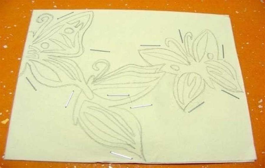 Бабочка из бумаги в технике