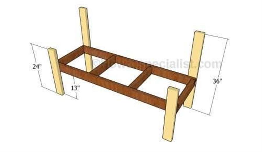 Классическая скамейка со спинкой из