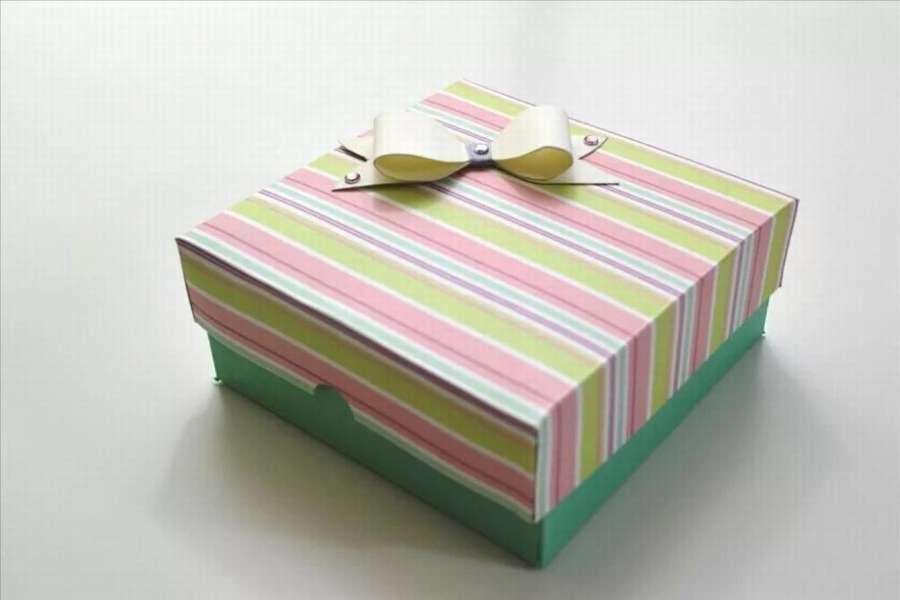 Простая коробка-шкатулка из цветного картона