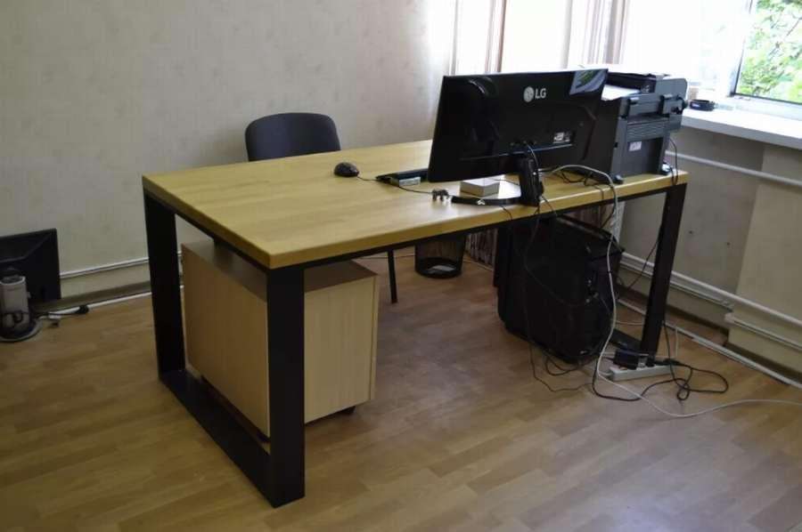Компьютерный стол в стиле ЛОФТ
