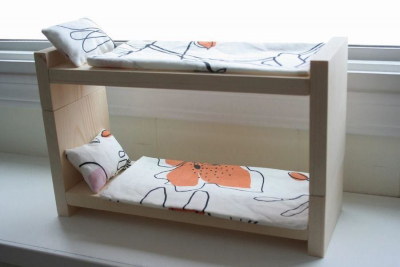 Двухъярусная кровать для кукольного домика: 10 фото примеров