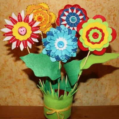 Цветы из фетра и пуговиц своими руками - 10 фото