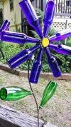 Цветы из стеклянных бутылок. 8 идей декора